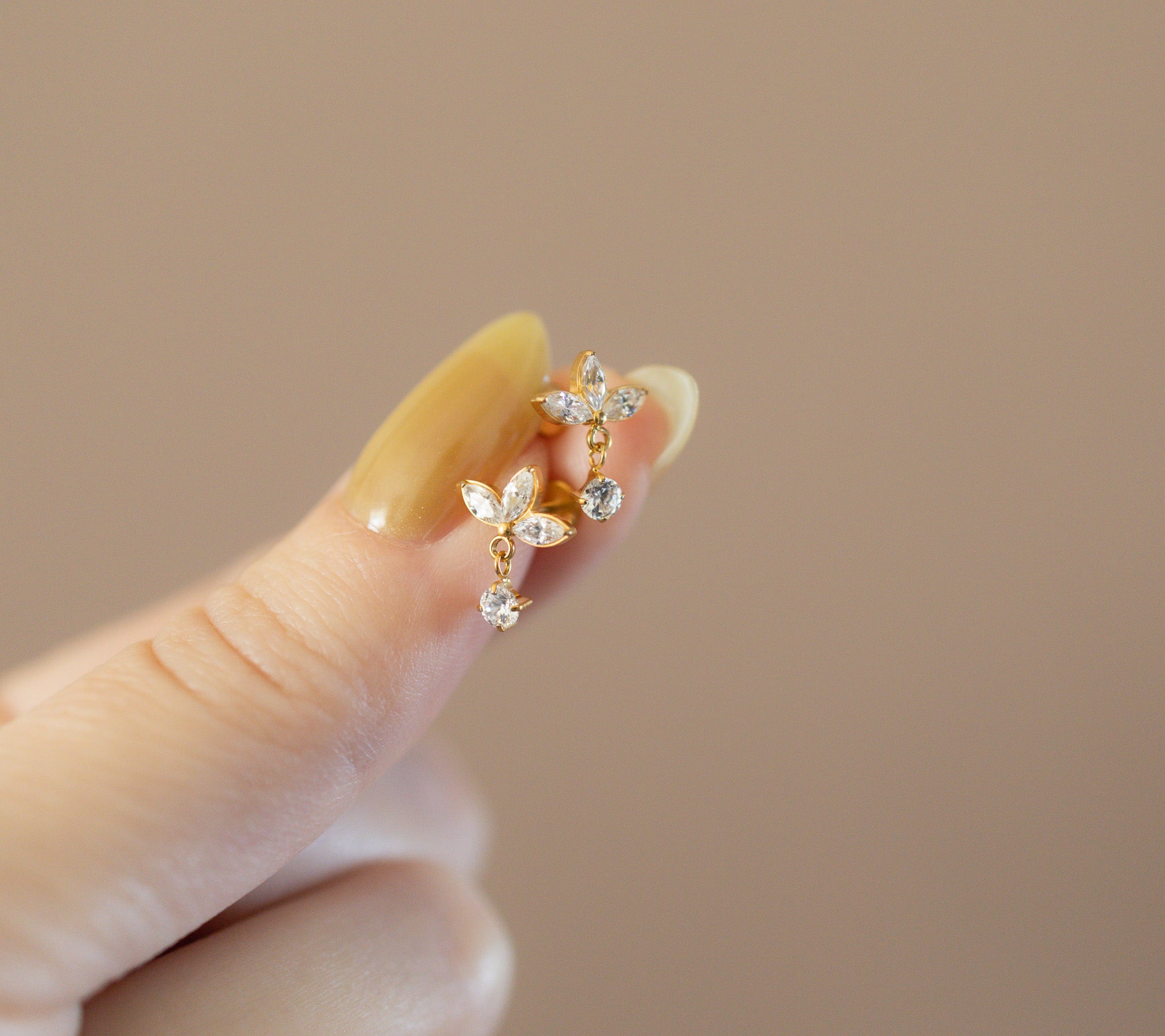 Diamond flower Flat Back Studs